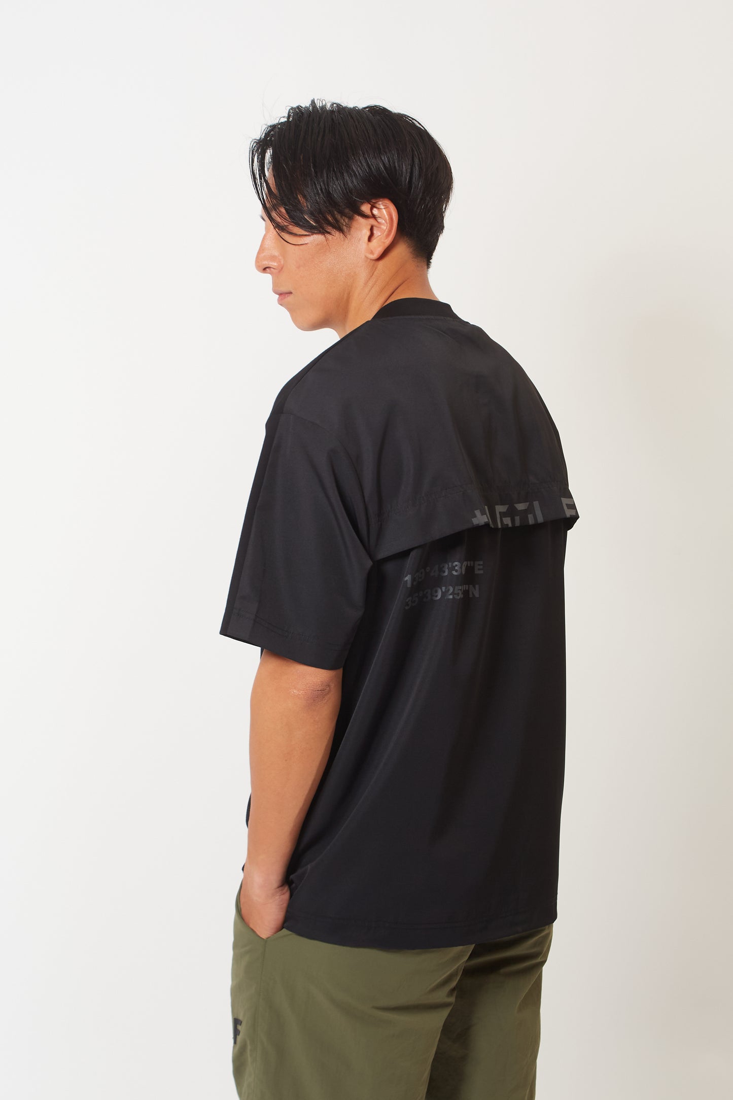 Mock Neck Dry T-shirt  (Space Black)